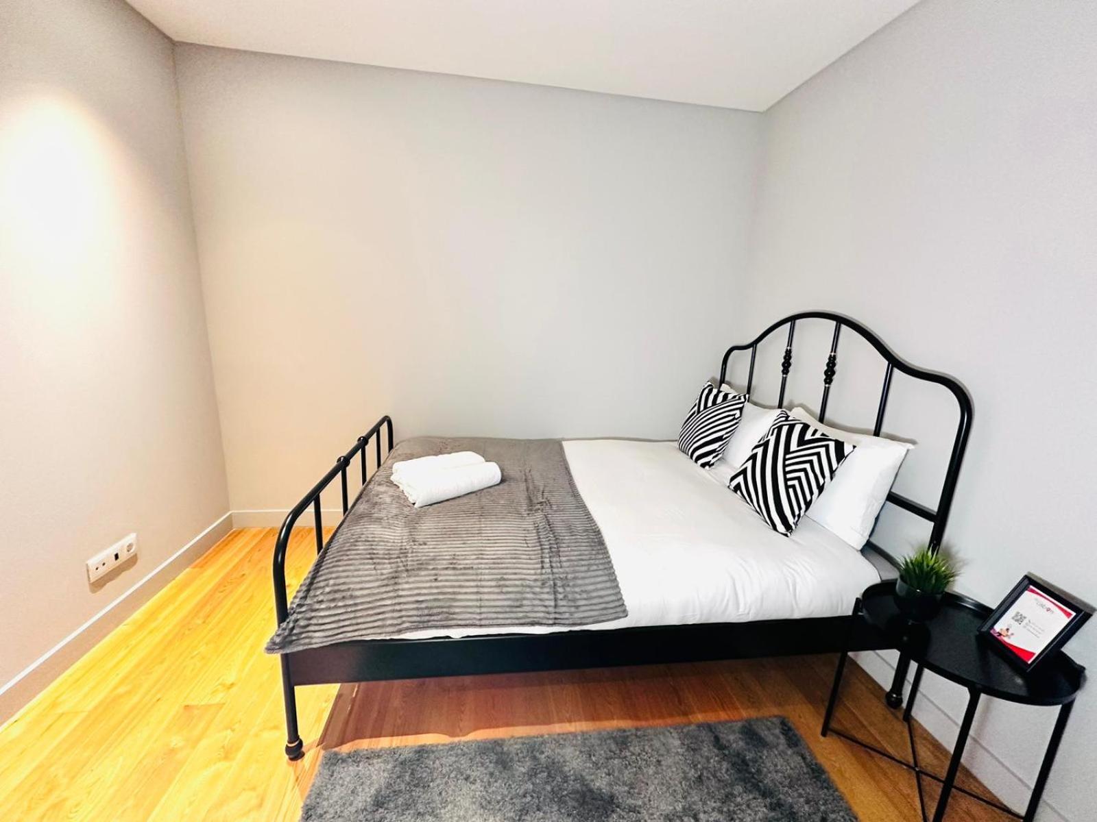 The Eca De Queiroz House - No Cv E - Three-bedroom * Lisboa