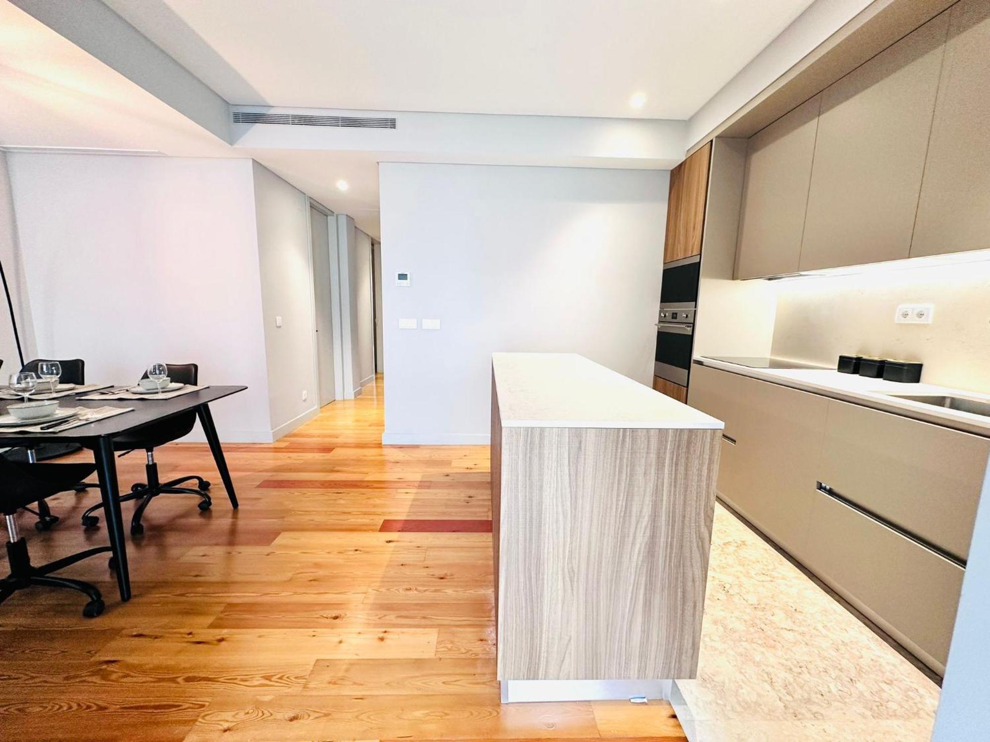The Eca De Queiroz House - No Cv E - Three-bedroom Appartement