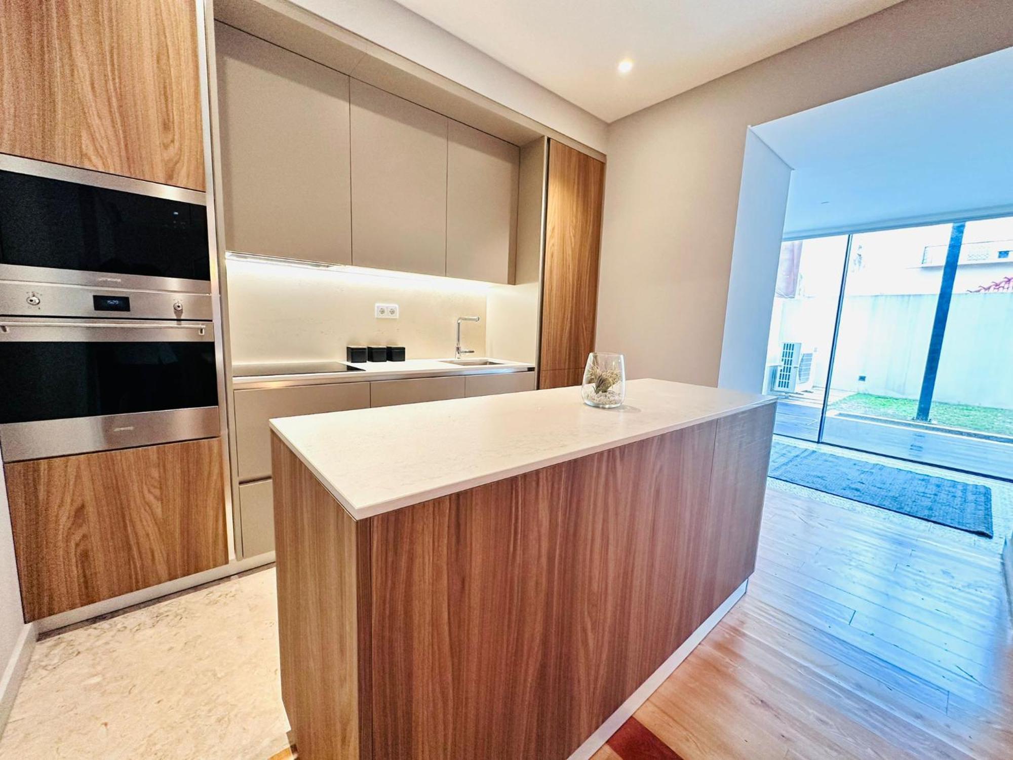 Appartement The Eca De Queiroz House - No Cv E - Three-bedroom